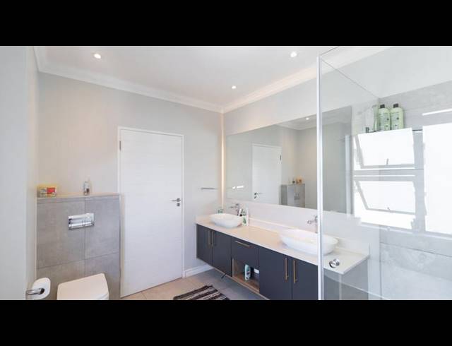 4 BEDROOM HOUSE FOR SALE IN MIDSTREAM HEIGHTS